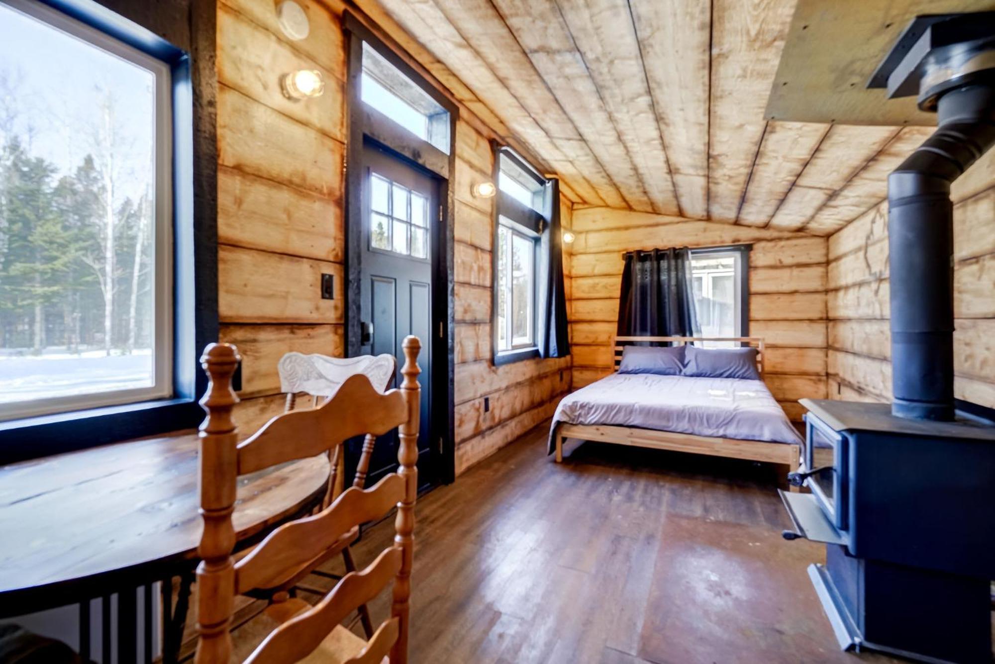 Your Cozy Cabin Retreat Saint-Remi-d'Amherst Kültér fotó