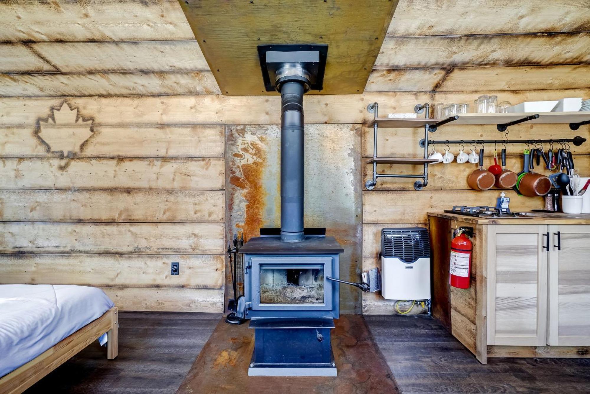 Your Cozy Cabin Retreat Saint-Remi-d'Amherst Kültér fotó